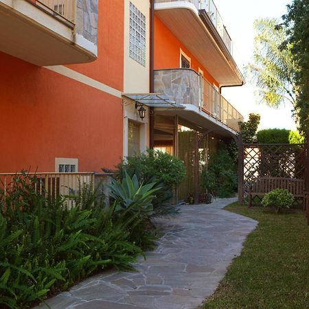 Motta Residence Hotel Motta SantʼAnastasia Eksteriør bilde