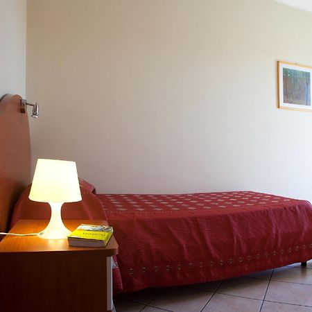 Motta Residence Hotel Motta SantʼAnastasia Eksteriør bilde